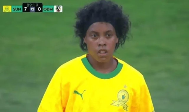 马梅洛迪日落女足球员走红网络，长相酷似罗纳尔迪尼奥