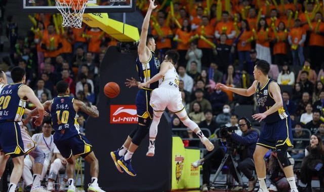 开云app下载入口-CBA前四血战白热化：广厦领跑 辽京疆逆袭搅局