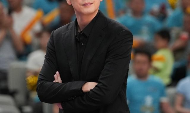 开云app下载入口-杨鸣：不敢说建立王朝 但这次夺冠的压力最大